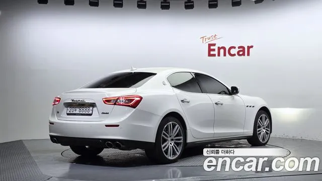 Maserati Ghibli 2016 thumb 2