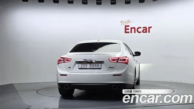 Maserati Ghibli 2016 thumb 4