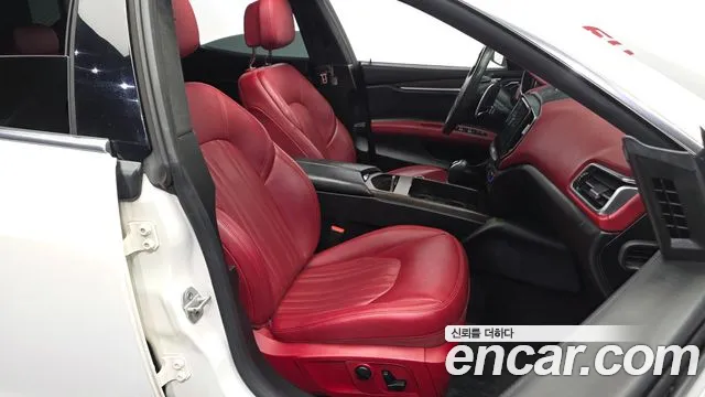 Maserati Ghibli 2016 thumb 11
