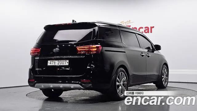Kia Carnival 2018 thumb 2