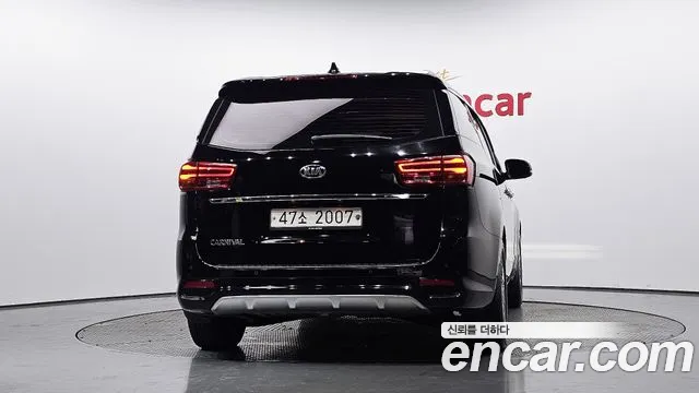 Kia Carnival 2018 thumb 4