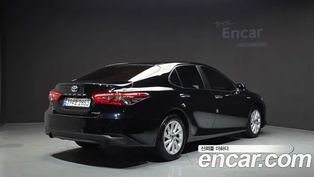 Toyota Camry 2024 thumb 2