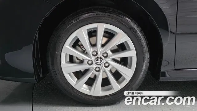 Toyota Camry 2024 thumb 5