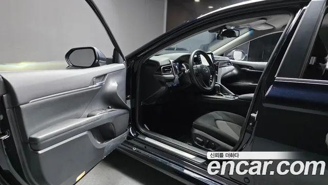 Toyota Camry 2024 thumb 10