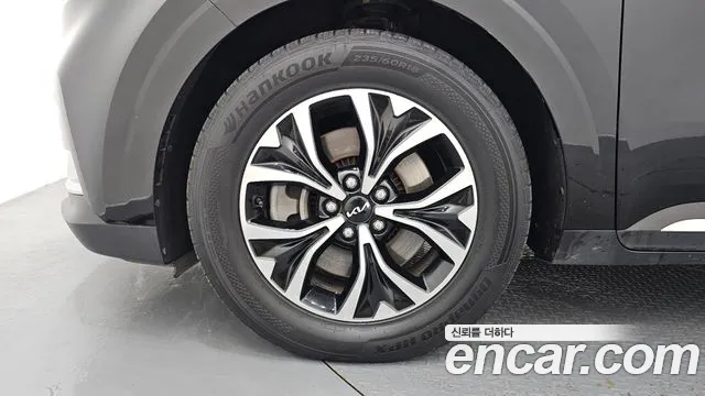 Kia Carnival 2021 thumb 5
