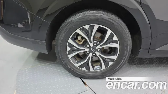 Kia Carnival 2021 thumb 5