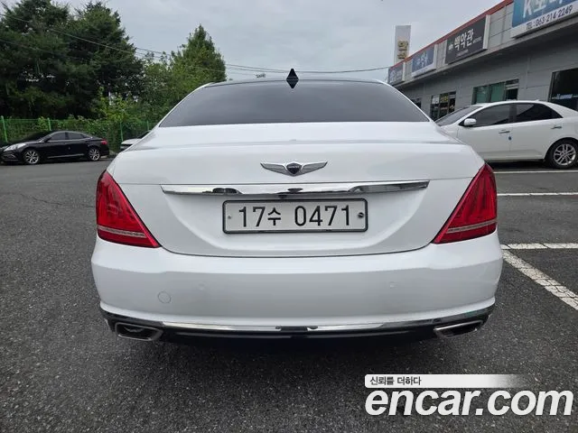 Genesis G90 2016 thumb 4