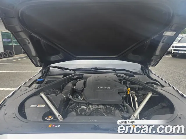 Genesis G90 2016 thumb 6