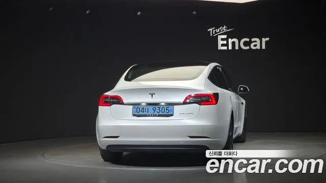 Tesla Model 3 2021 thumb 4