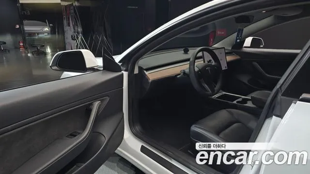 Tesla Model 3 2021 thumb 10