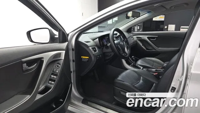 Hyundai Avante 2013 thumb 10