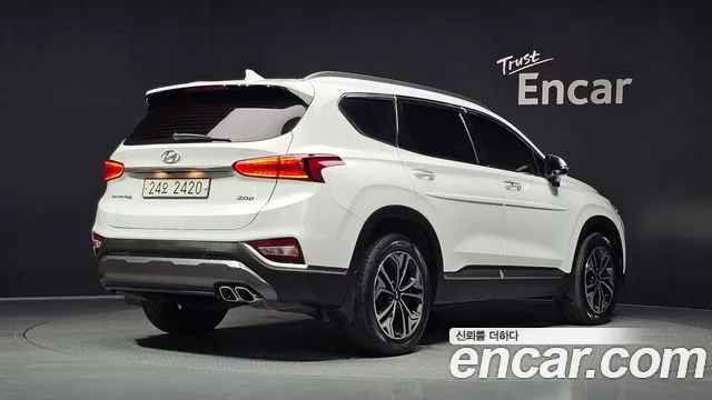 Hyundai Santa Fe 2019 thumb 2