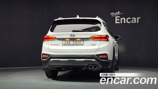 Hyundai Santa Fe 2019 thumb 4