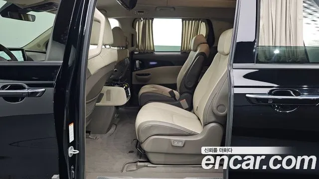 Kia Carnival 2023 thumb 12