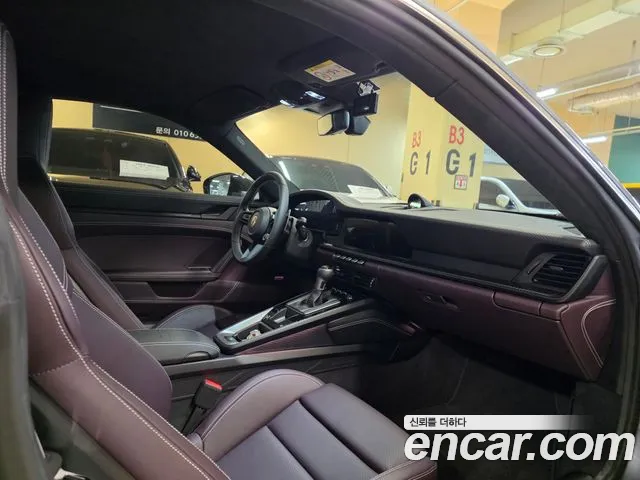 Porsche 911 2025 thumb 10