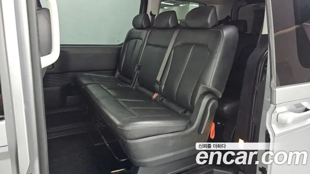 Hyundai Staria 2023 thumb 12