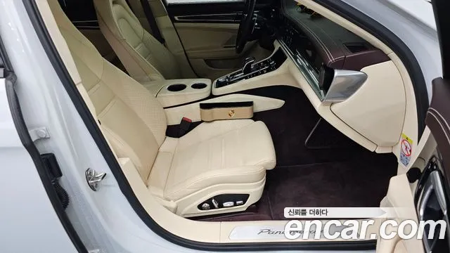 Porsche Panamera 2018 thumb 11