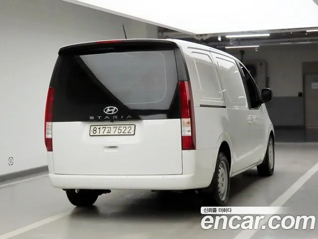 Hyundai Staria 2022 thumb 4