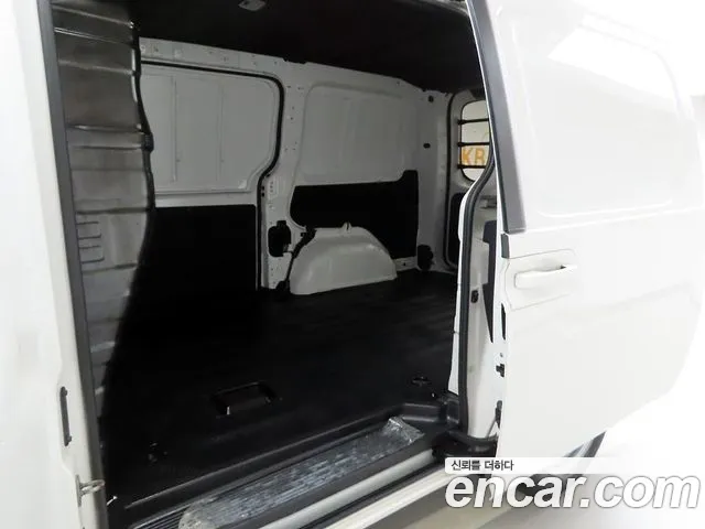Hyundai Staria 2022 thumb 6