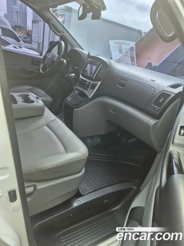Hyundai Starex 2017 thumb 9