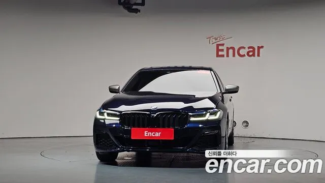 BMW 5-Series 2020 thumb 2