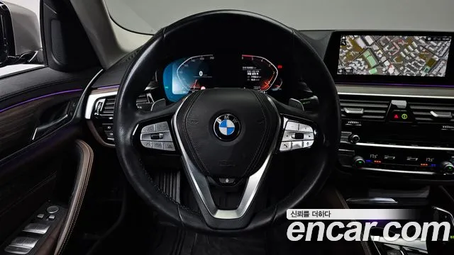 BMW 5-Series 2020 thumb 12