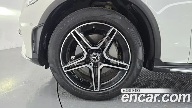 Mercedes-Benz GLC 2022 thumb 5