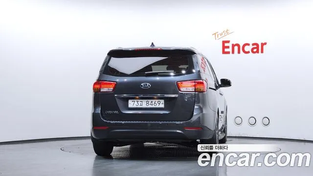 Kia Carnival 2014 thumb 4