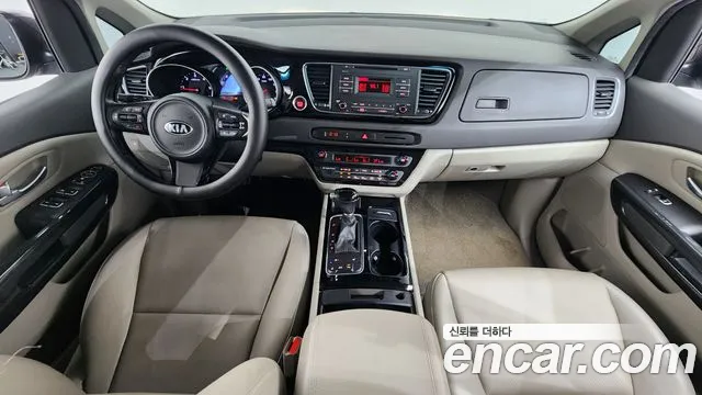 Kia Carnival 2014 thumb 7