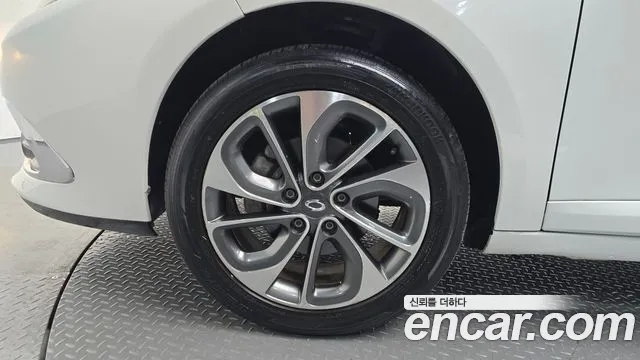 Renault-KoreaSamsung Fluence 2014 thumb 4