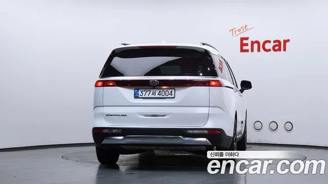 Kia Carnival 2021 thumb 4