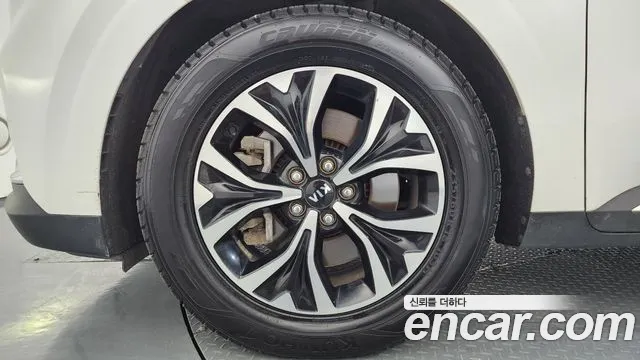 Kia Carnival 2021 thumb 5