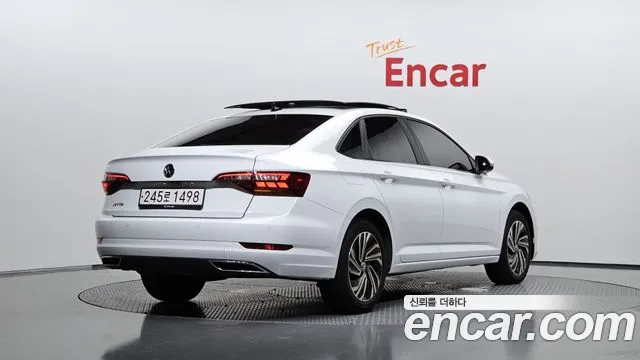 Volkswagen Jetta 2021 thumb 2