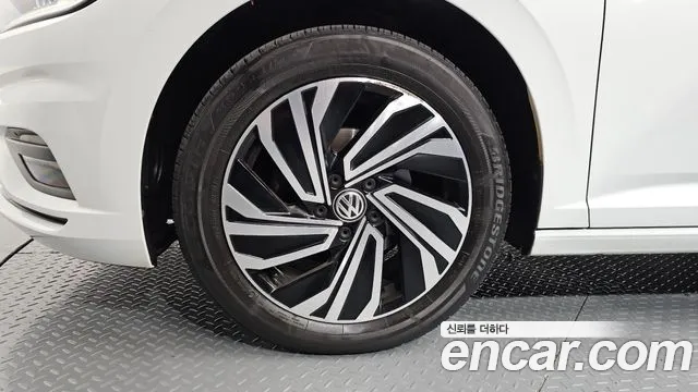 Volkswagen Jetta 2021 thumb 5