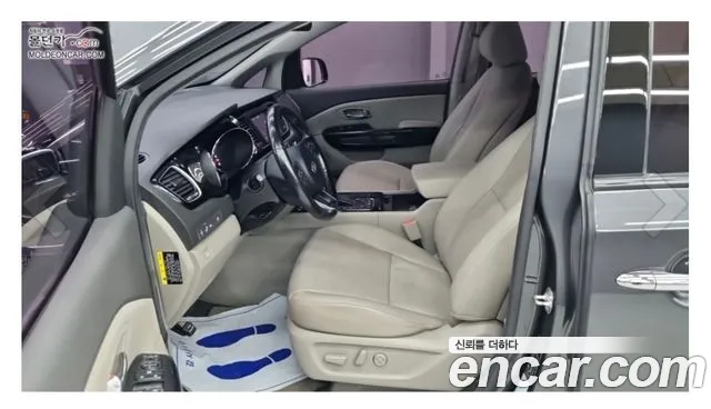 Kia Carnival 2018 thumb 9