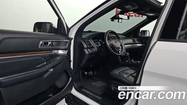 Ford Explorer 2018 thumb 10