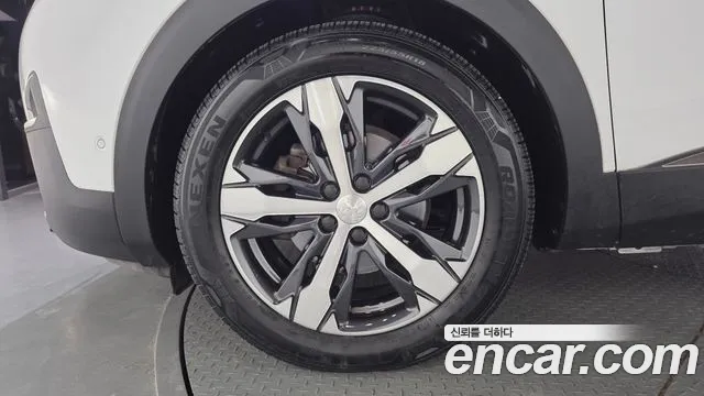 Peugeot 5008 2018 thumb 5