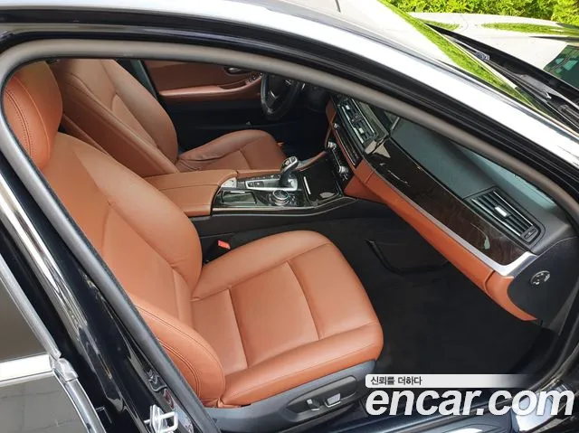 BMW 5-Series 2014 thumb 2