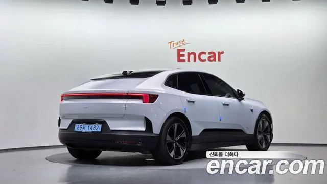 Polestar 4 2025 thumb 2