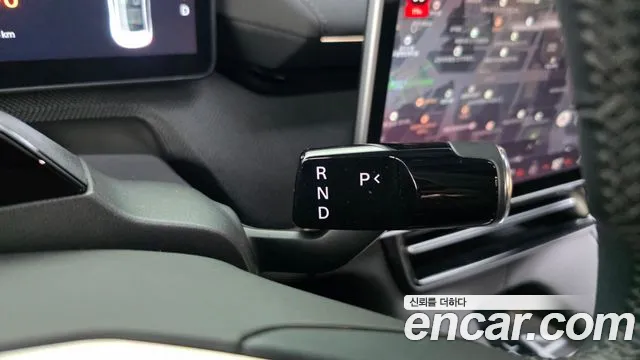 Polestar 4 2025 thumb 9