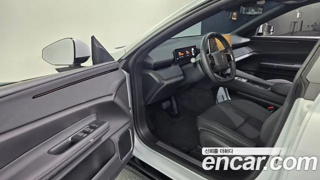 Polestar 4 2025 thumb 10