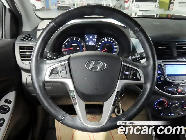 Hyundai Accent 2014 thumb 9