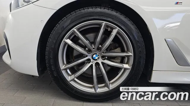 BMW 5-Series 2017 thumb 5