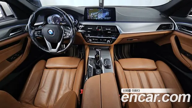 BMW 5-Series 2017 thumb 7