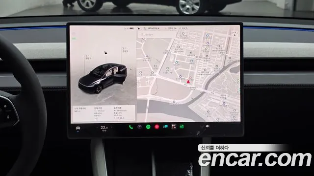 Tesla Model Y 2026 thumb 12