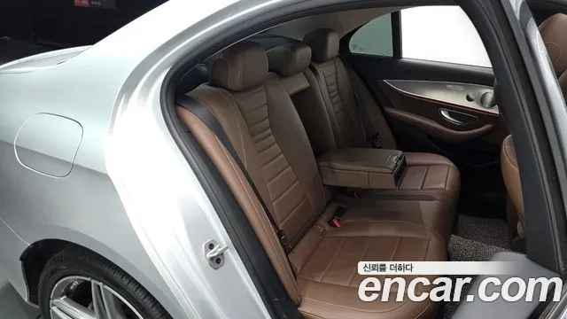 Mercedes-Benz E-Класс 2019 thumb 11