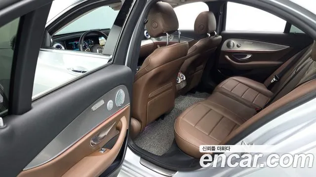 Mercedes-Benz E-Класс 2019 thumb 12