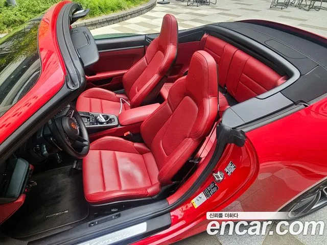 Porsche 911 2023 thumb 10