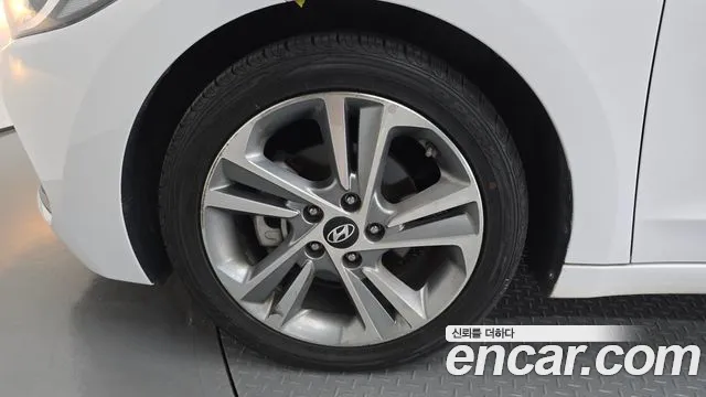 Hyundai Avante 2017 thumb 5