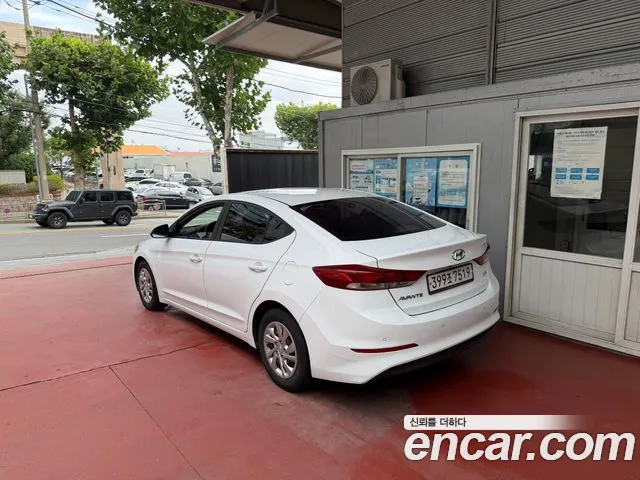Hyundai Avante 2017 thumb 4